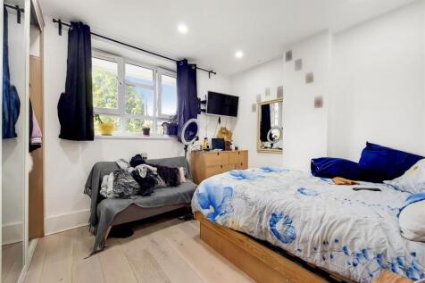 8_Main Bedroom-0.jpg