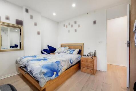 8_Main Bedroom-1.jpg