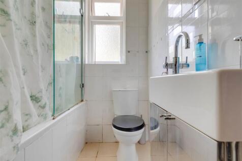 8. Bath.jpg