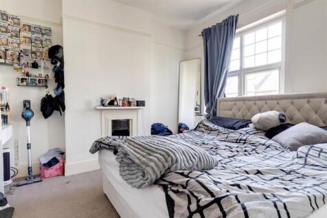 9. Bed 2 Ang 1.jpg