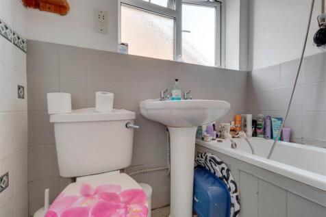 7. Bath.jpg
