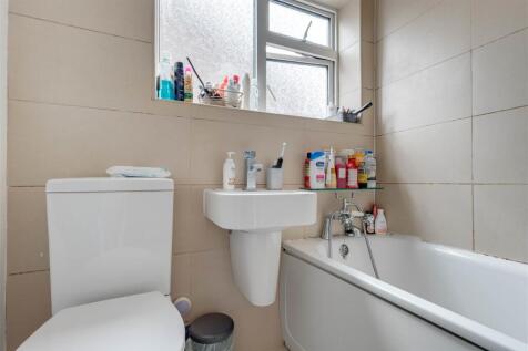 6. Bath.jpg