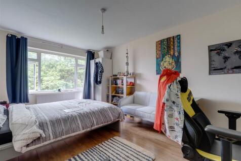 7. Bed 2 Ang 1.jpg