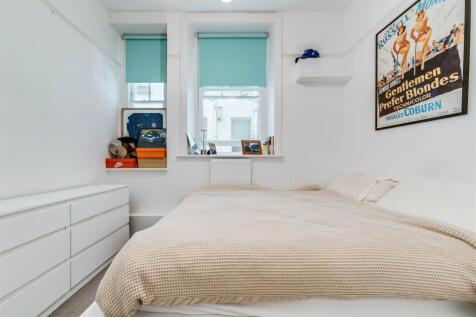 8. Bed 1 Ang 2.jpg