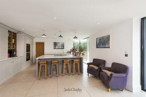9 High Hilden Close, TN10 3DB 009.jpg