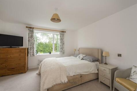 9 High Hilden Close, TN10 3DB 013.jpg