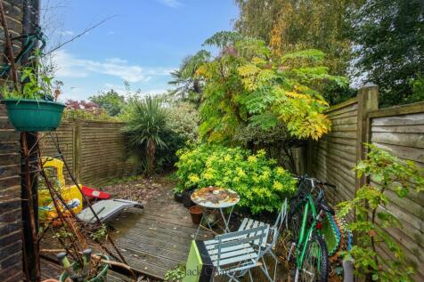 7 Mill Crescent10.jpg