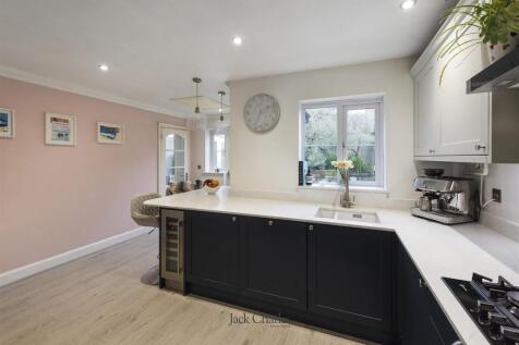 6 Dawes Close, TN9 1QX 007.jpg