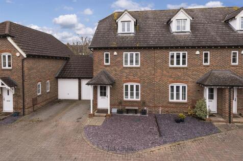6 Dawes Close, TN9 1QX 001.jpg
