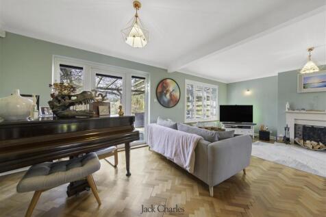 12 Rochester Road 6.JPG