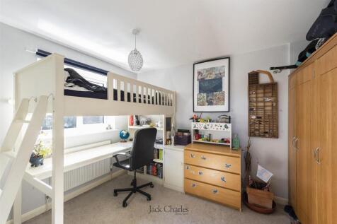 7 Stanley Close, TN12 0TA 011.jpg