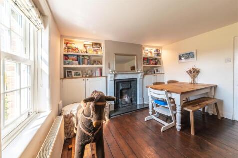 Bumblebee Cottage-23.jpg