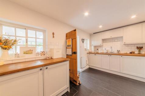 Bumblebee Cottage-21.jpg