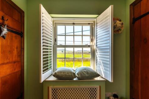 Bumblebee Cottage-4.jpg