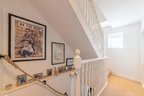 Bumblebee Cottage-11.jpg