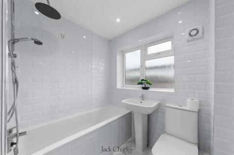 3 Thames Road _-6.jpg