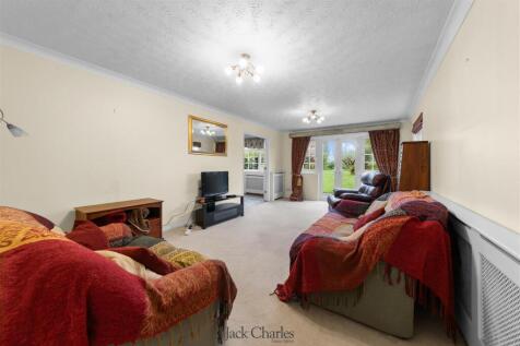239 Hadlow Road _-14.jpg