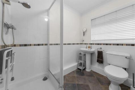 239 Hadlow Road _-5.jpg