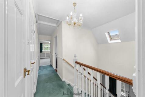 239 Hadlow Road _-21.jpg