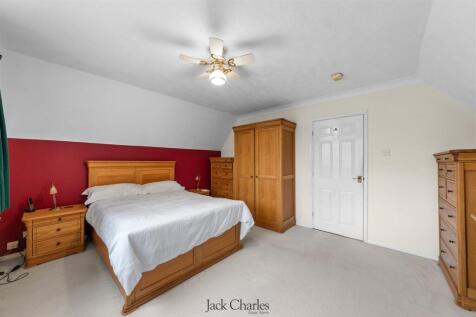239 Hadlow Road _-23.jpg