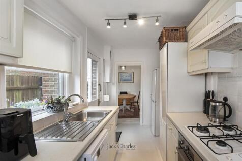2 Alderbrook Cottages, Stone Cross Rd, TN6 3DF 008
