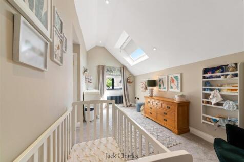 8 Stair Road 32.jpg