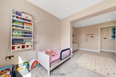 8 Stair Road 20.jpg
