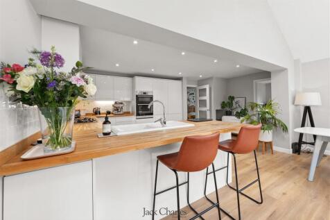 28 Barchester Way-34.jpg