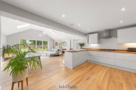 28 Barchester Way-27.jpg