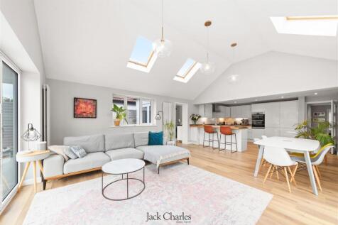 28 Barchester Way-33.jpg