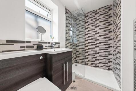 28 Barchester Way-6.jpg