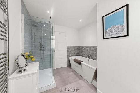 28 Barchester Way-12.jpg