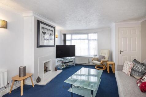 14 Fleming Way, TN10 4RU 005.jpg