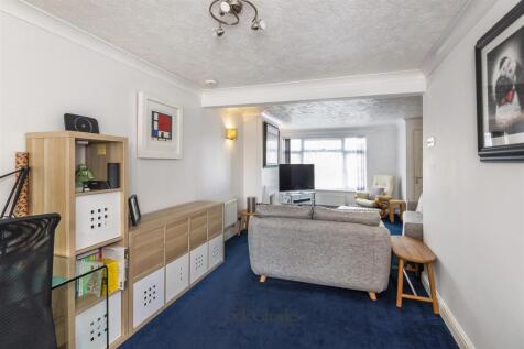 14 Fleming Way, TN10 4RU 006.jpg