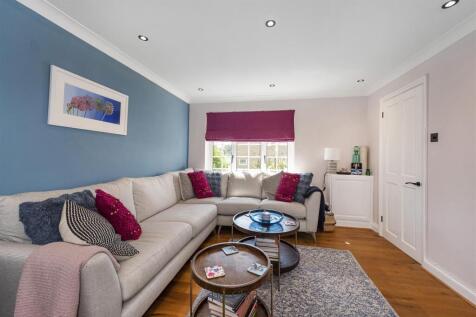 4 Long Mead Way, TN10 3TG 003.jpg