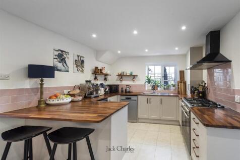 4 Long Mead Way, TN10 3TG 004.jpg