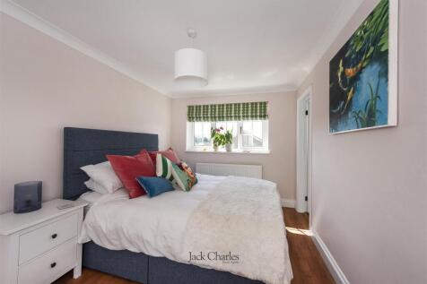 4 Long Mead Way, TN10 3TG 009.jpg