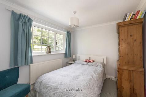 4 Long Mead Way, TN10 3TG 010.jpg
