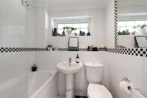 4 Long Mead Way, TN10 3TG 011.jpg