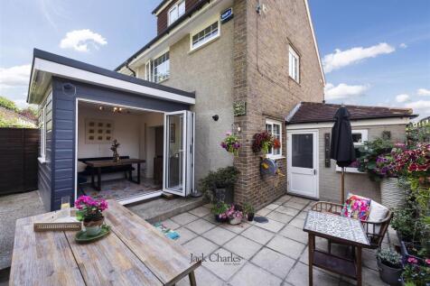 4 Long Mead Way, TN10 3TG 015.jpg