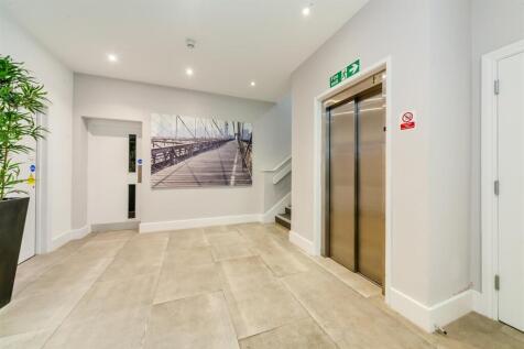 Riverbank House 15-05.jpg