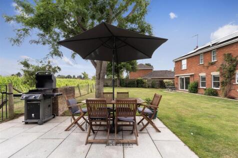 2 Chelsfield Close, TN11 0DW 017.jpg
