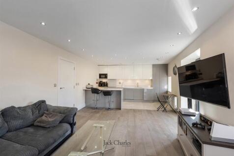5 Ronnies Wharf, TN9 1EX 009.jpg