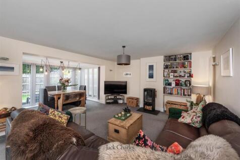 136 Pembury Rd, TN9 2JJ 018.jpg