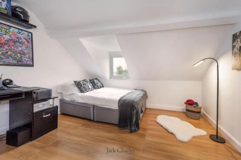 3 Alma Place, Hadlow, TN11 0DH  011.jpg