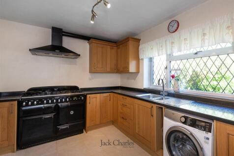 1 Rutherford Way, TN10 4RH 006.jpg