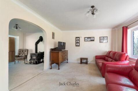 1 Rutherford Way, TN10 4RH 009.jpg