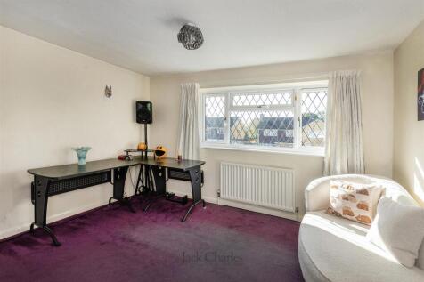 1 Rutherford Way, TN10 4RH 016.jpg