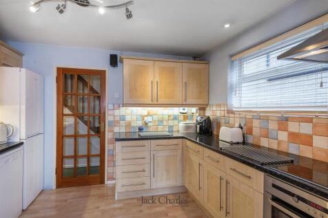 36 Framley Rd, TN10 4HS 005.jpg