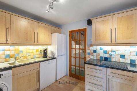 36 Framley Rd, TN10 4HS 006.jpg